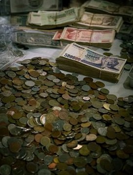 tài xỉu và xóc đĩa khác gì